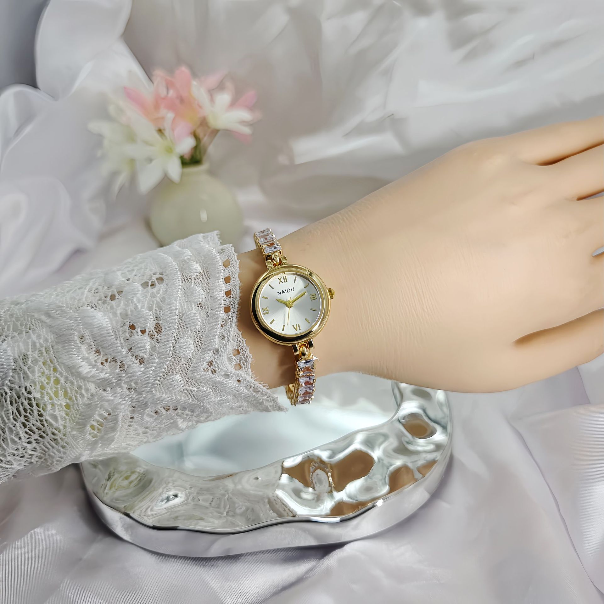 New Fashion Diamond-encrusted  - огляд і ціна Luxury Watch Levels